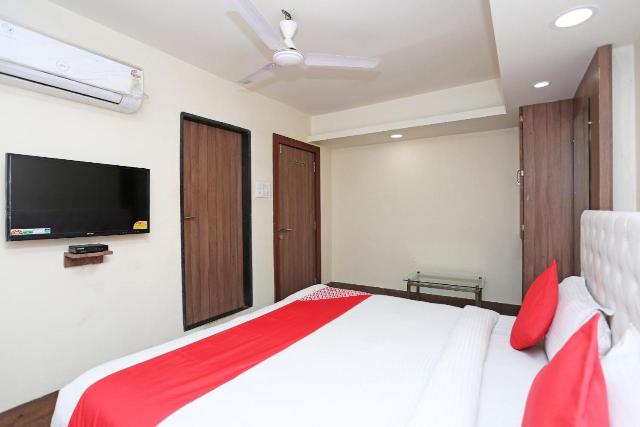 בהופאל Oyo 4406 Hotel Arya Palace מראה חיצוני תמונה