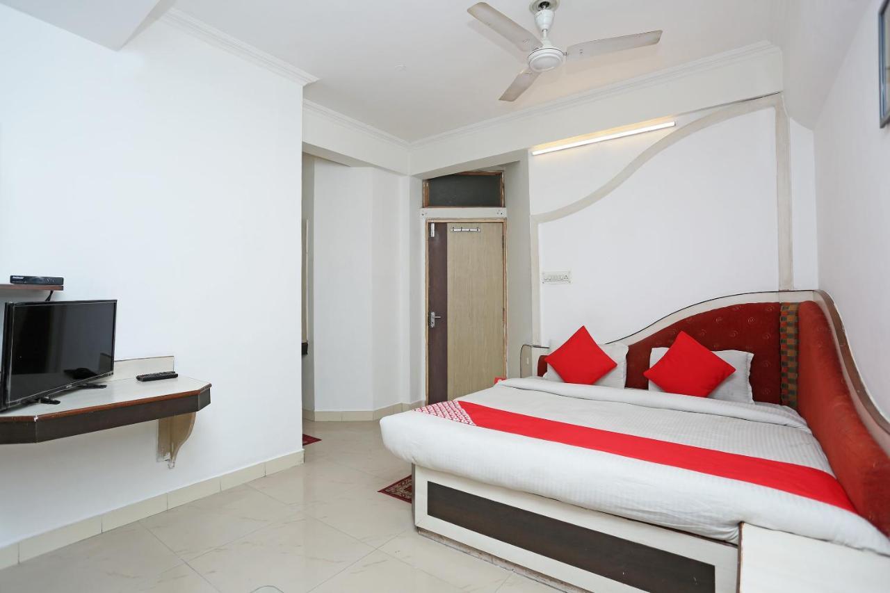 בהופאל Oyo 4406 Hotel Arya Palace מראה חיצוני תמונה