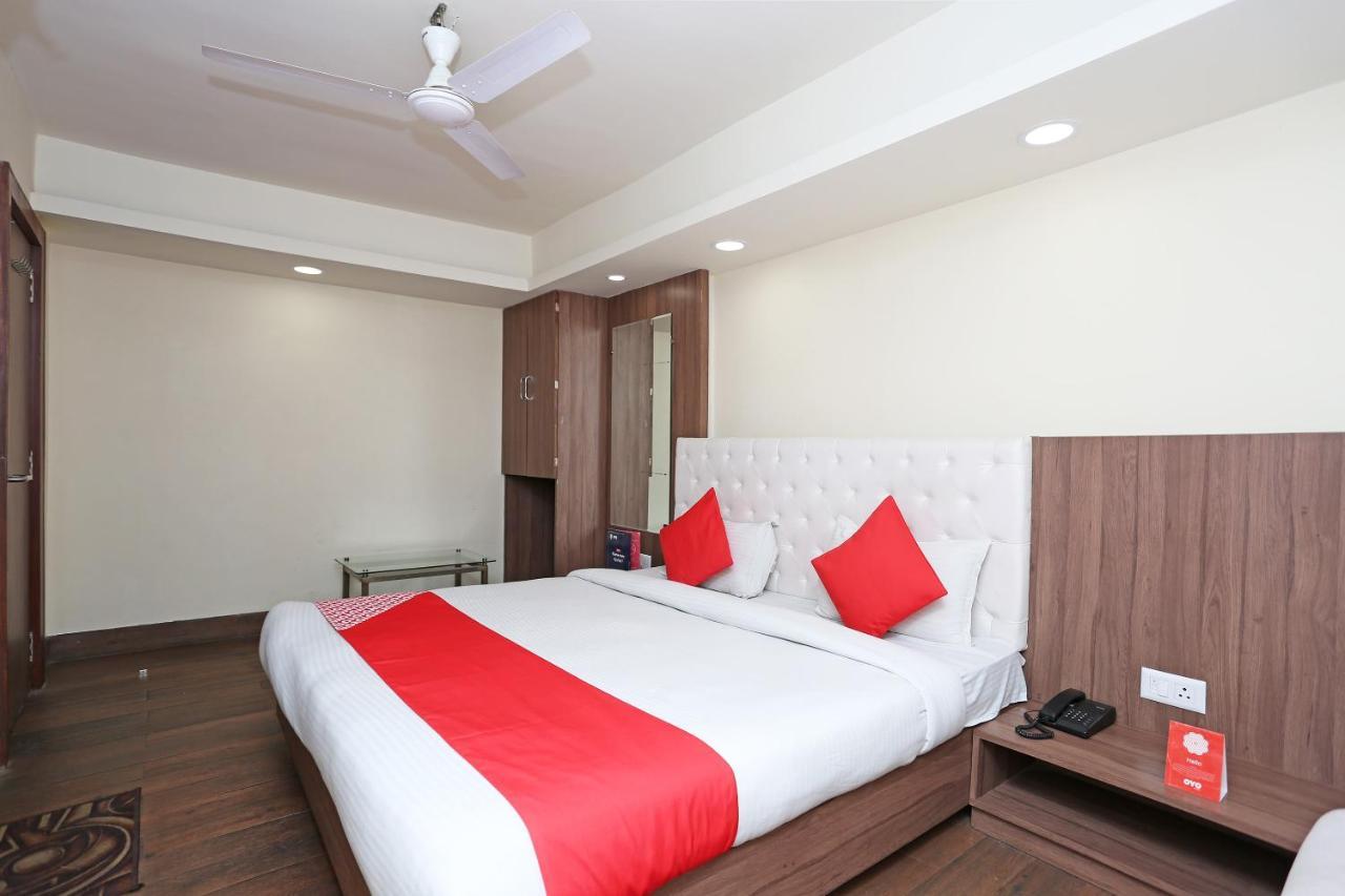 בהופאל Oyo 4406 Hotel Arya Palace מראה חיצוני תמונה