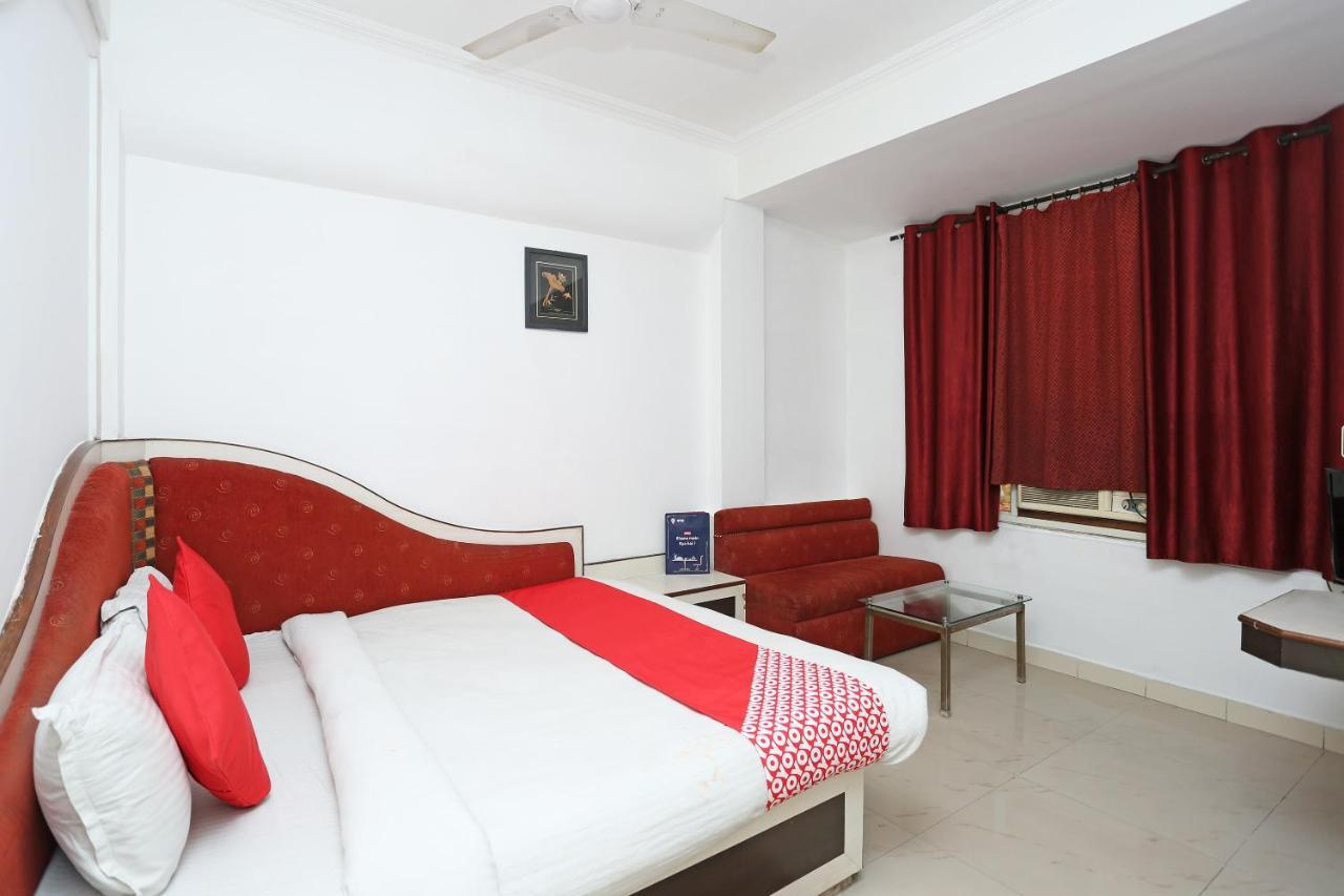 בהופאל Oyo 4406 Hotel Arya Palace מראה חיצוני תמונה