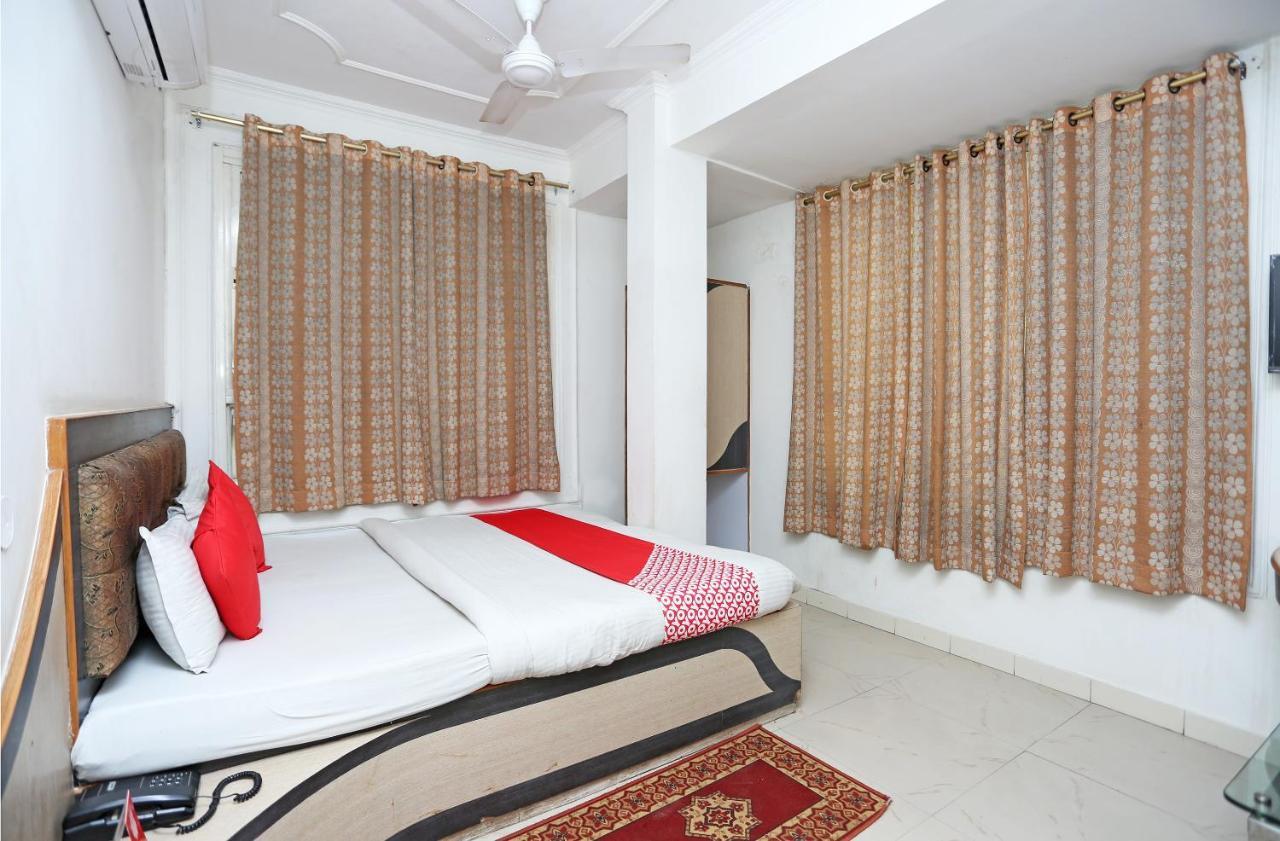 בהופאל Oyo 4406 Hotel Arya Palace מראה חיצוני תמונה