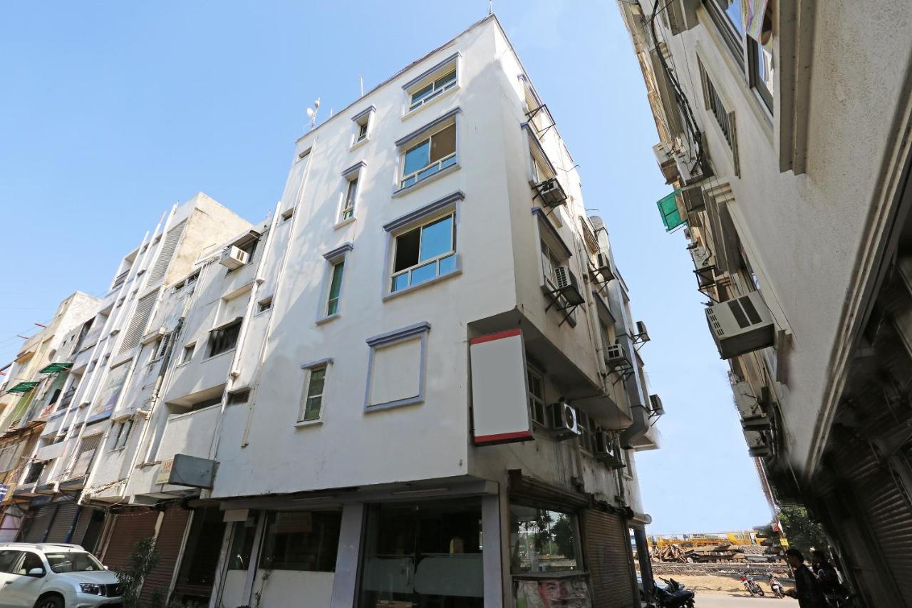 בהופאל Oyo 4406 Hotel Arya Palace מראה חיצוני תמונה